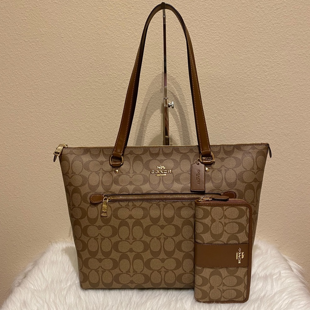 Coach purse and wallet set
